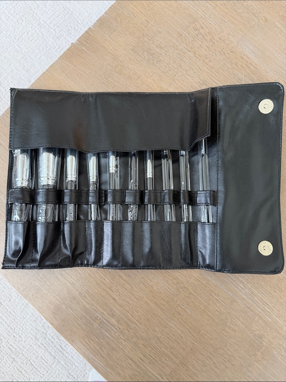 Makeup brush set of 10 in black vegan travel case, NIP.